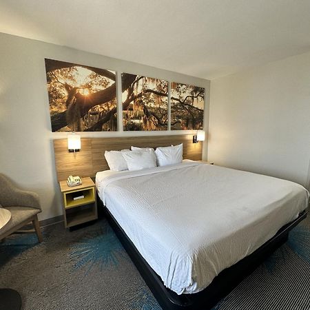 Days Inn By Wyndham Adel I-75 Exteriör bild