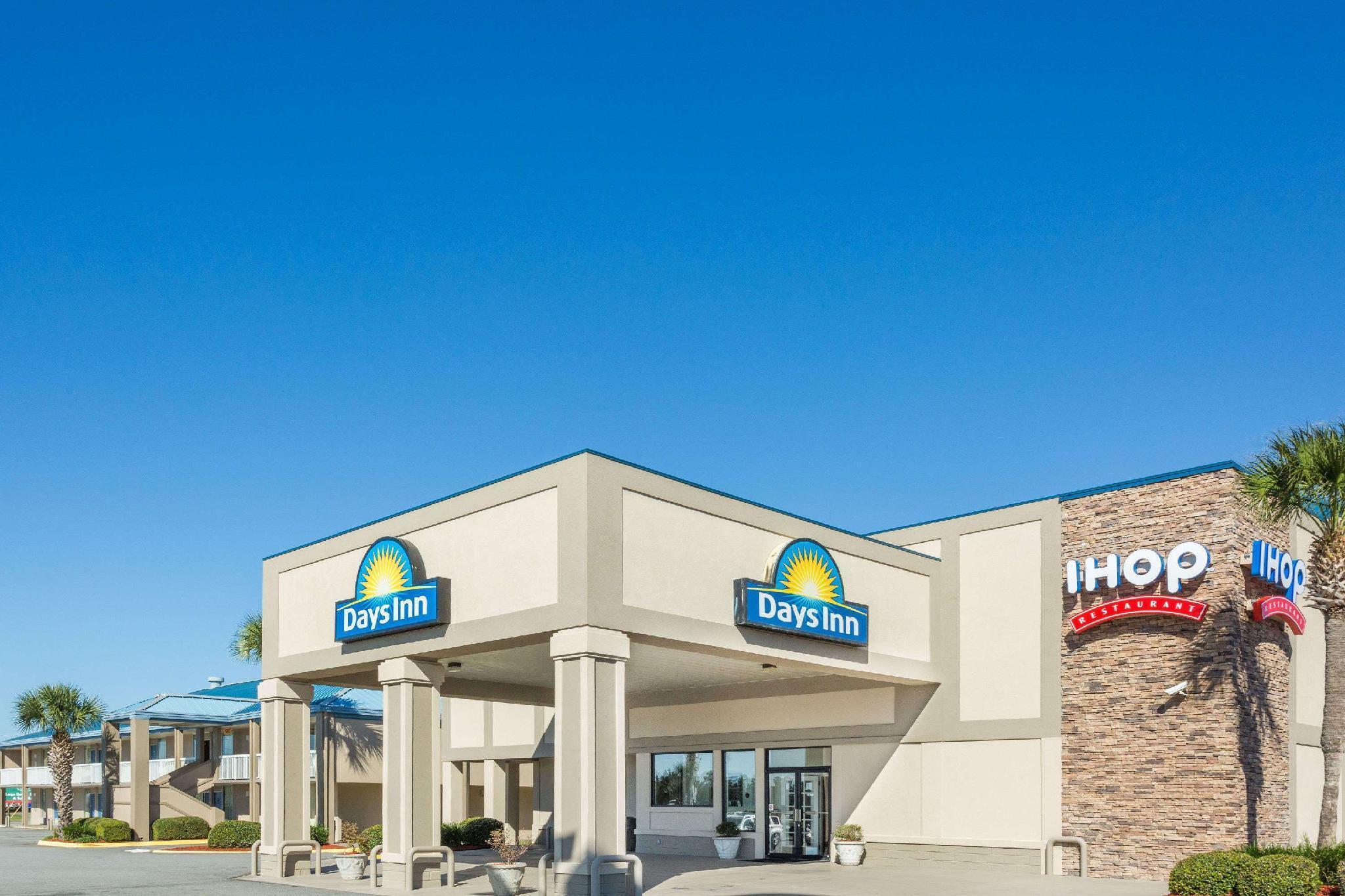 Days Inn By Wyndham Adel I-75 Exteriör bild